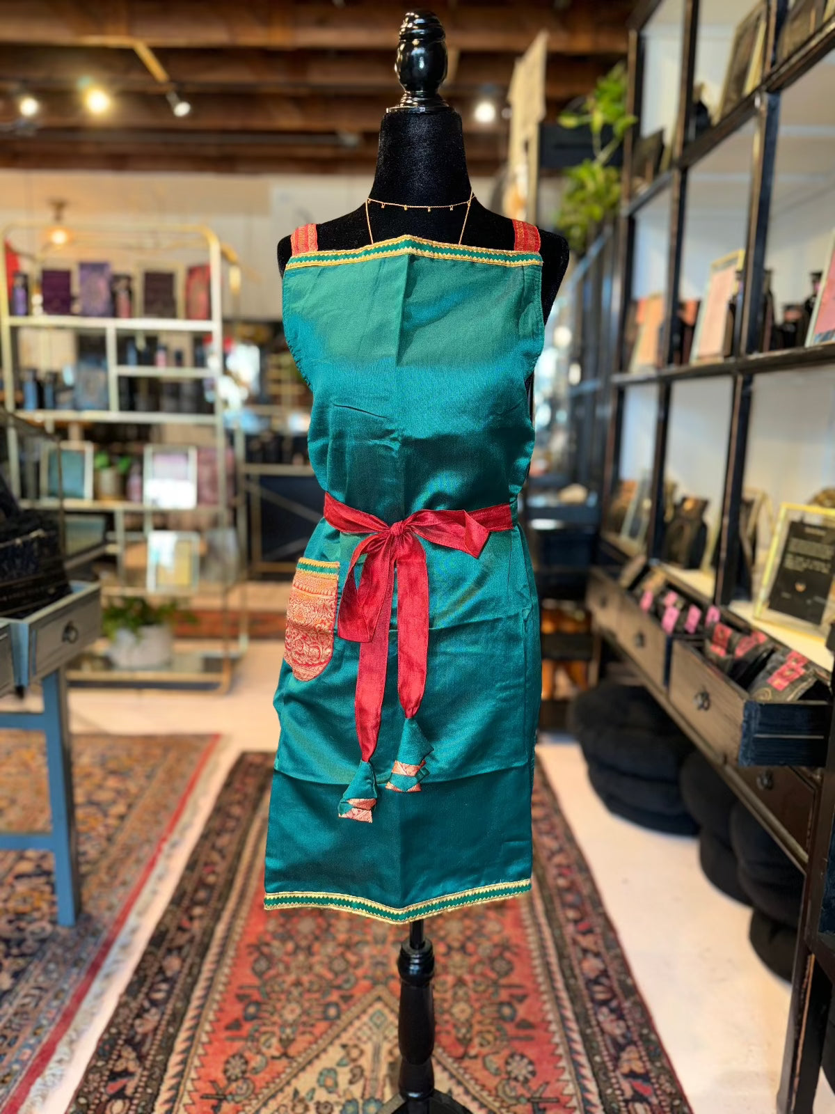 Cool u0026 Casual Handmade Sari Aprons – Magic Hour