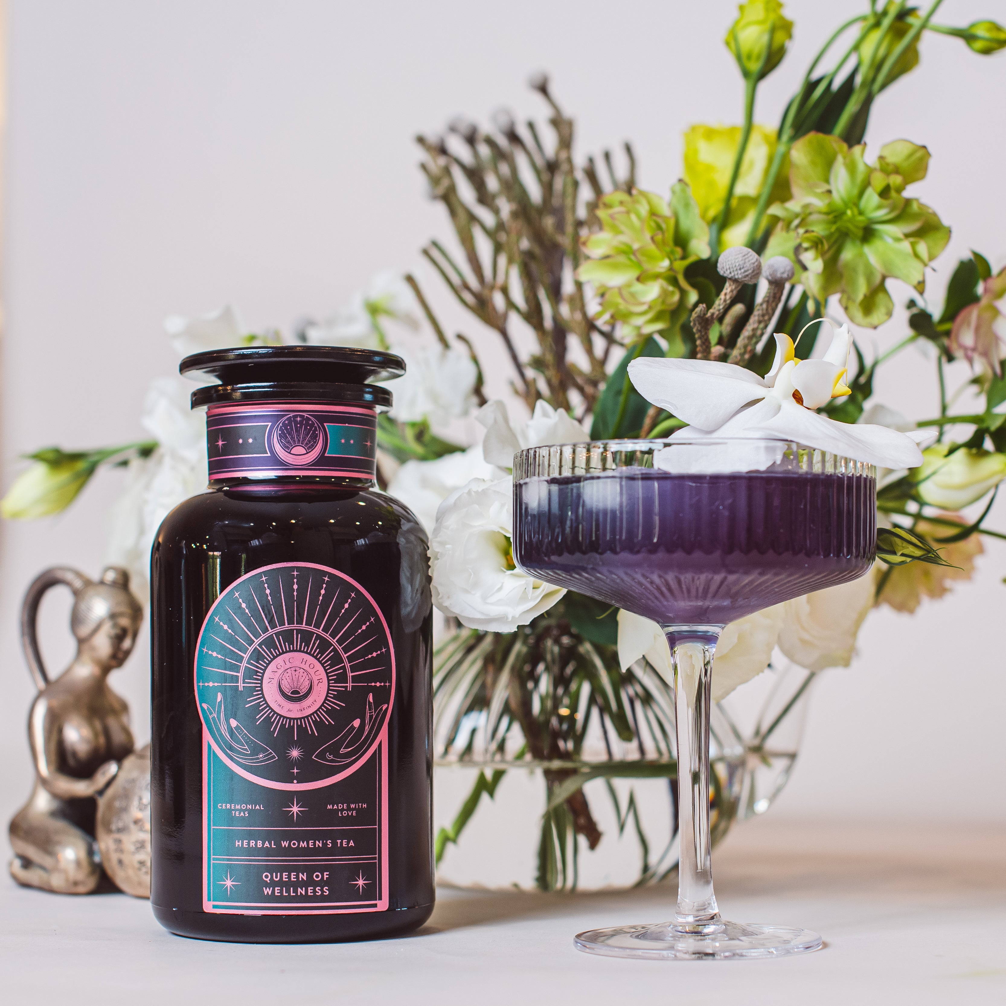 Queen of Wellness: Women's Hormone Balancing Tea for PMS, Healthy Cycles & Menopause